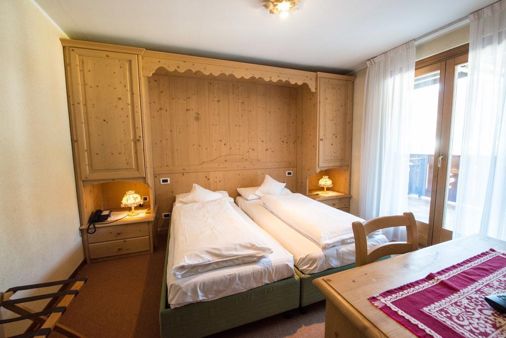 Garni Norma Hotel Madonna Cameră foto